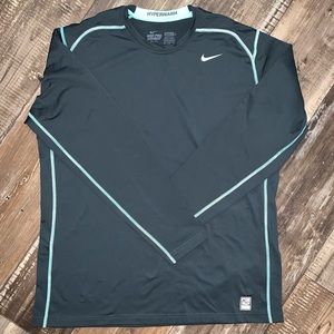 SOLD ON Ⓜ️ Men’s Nike Long Sleeve Hyperwarm Serie